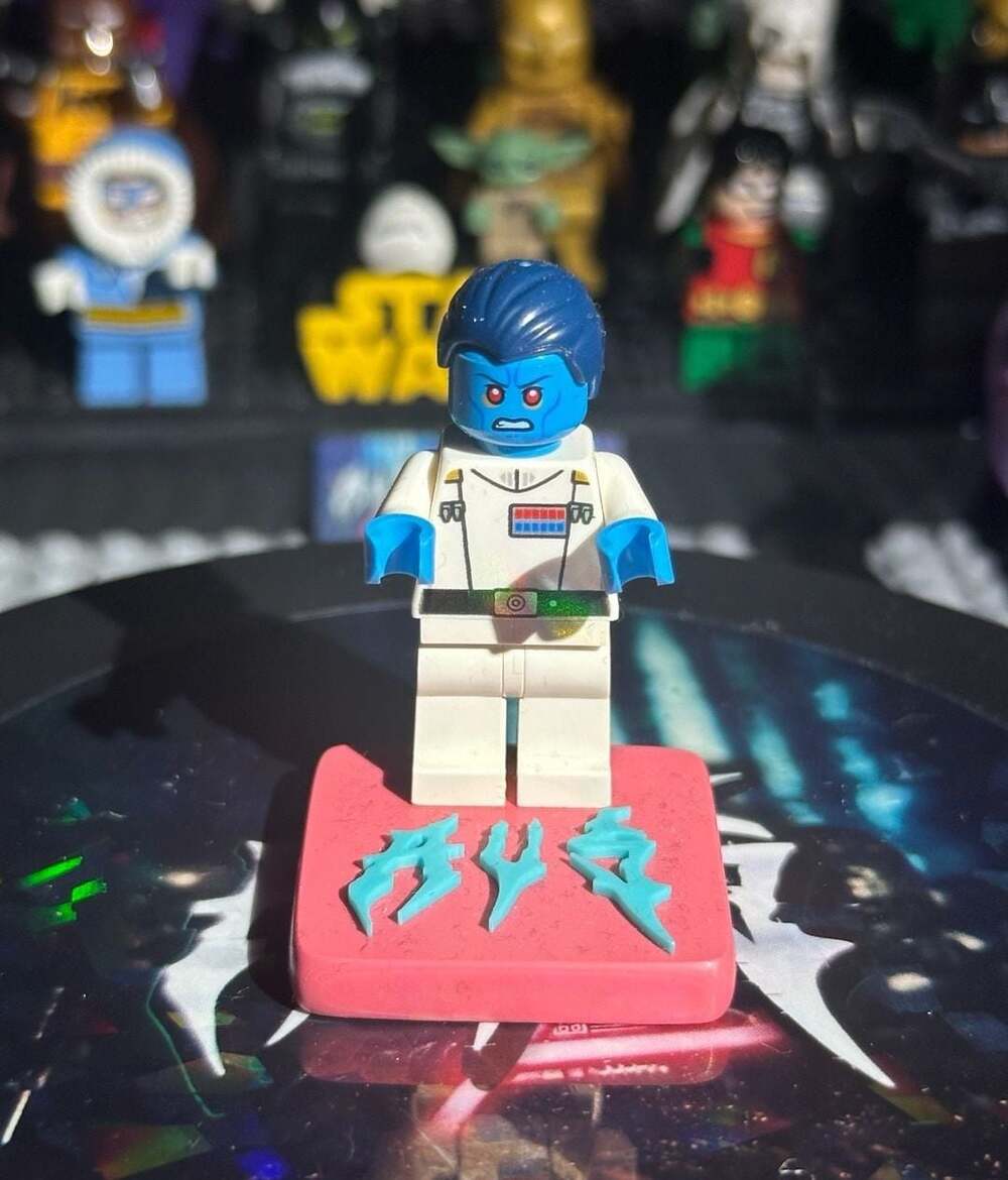 LEGO Star Wars Rebels Grand Admiral Thrawn Minifigure from Set 75170